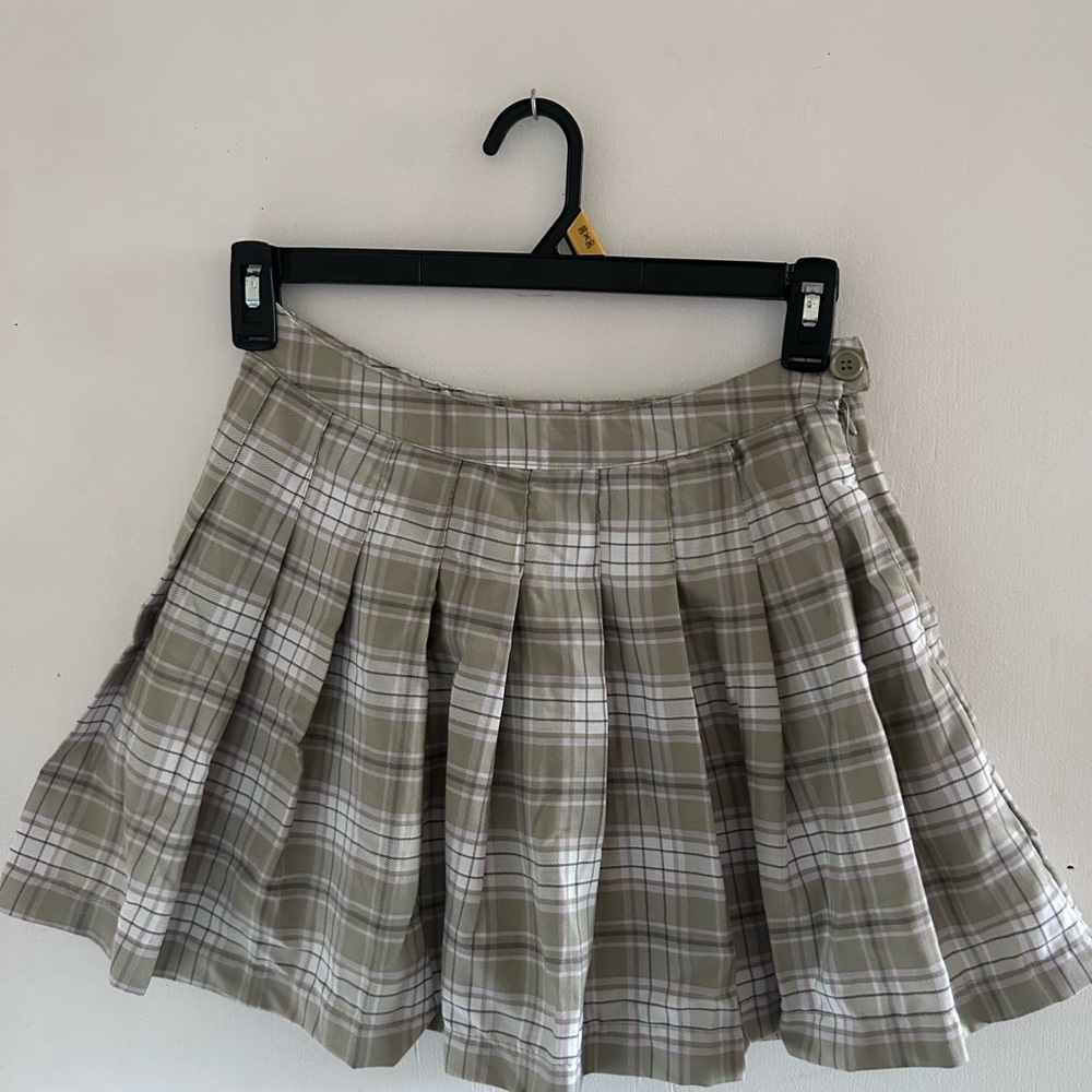 Plaid Pleated Skirt in Green and White
